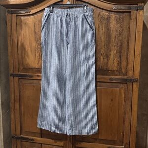 Briggs New York Navy and White Striped Pants